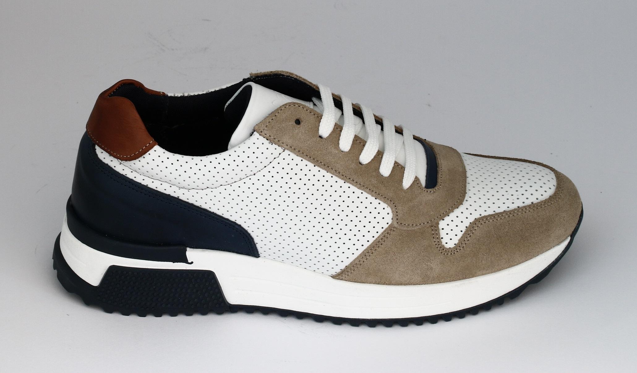 SPORTY TRENDY SHOE WITH PERFORATED LEATHER